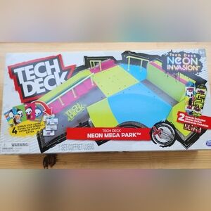 Tech Deck Neon Mega Park - BNIB